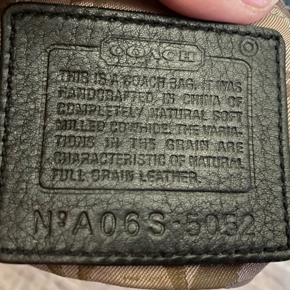 Black leather Coach purse - Picture 4 of 4